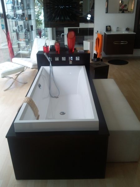 Bañeras empotradas en mueble a medida - Bañeras - Europolis